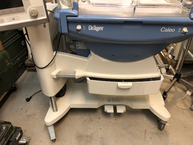 Couveuse Dräger Caleo als rekwisiet voor foto shoot, film of TV opname