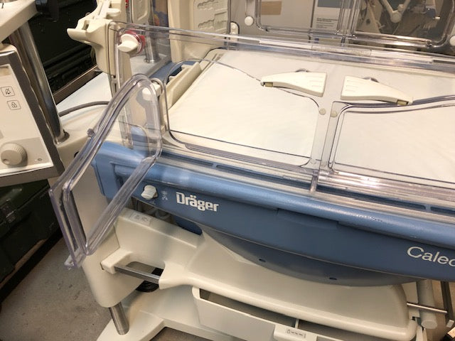 Couveuse Dräger Caleo als rekwisiet voor foto shoot, film of TV opname