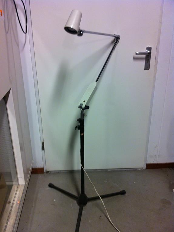 Halogeen lamp voor precisiewerk (medische onderzoekslamp)