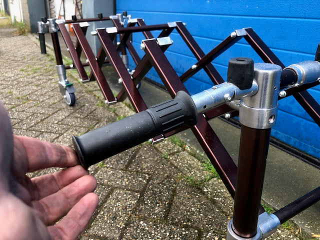 Schaarwagen bronskleurig voor lijkkist 14,5 kilo