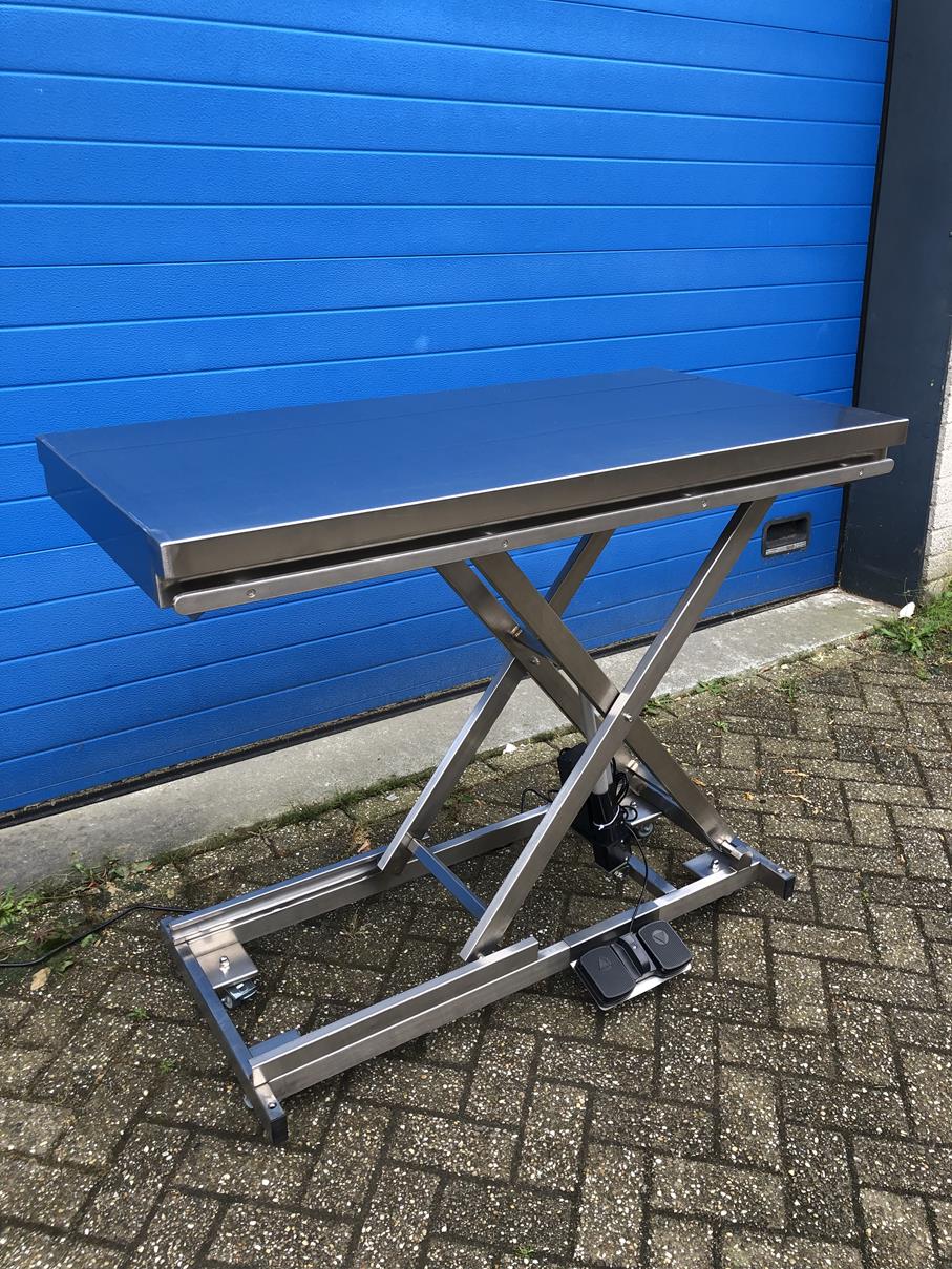 Veterinaire spreekkamer of behandeltafel nieuw model RVS