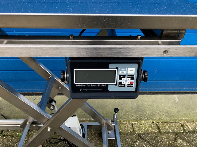 Veterinaire spreekkamer of behandel tafel met weegfunctie 130x60