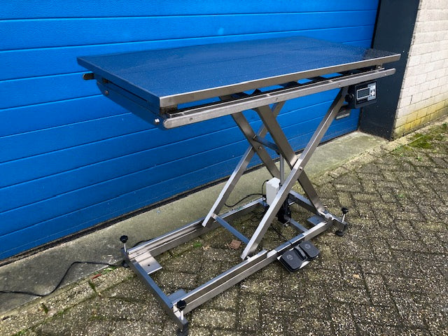 Veterinaire spreekkamer of behandel tafel met weegfunctie 130x60