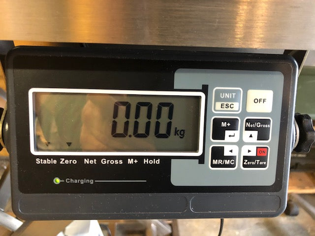 Veterinaire spreekkamer of behandel tafel met weegfunctie 130x60