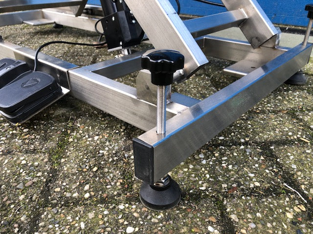 Veterinaire spreekkamer of behandel tafel met weegfunctie 130x60