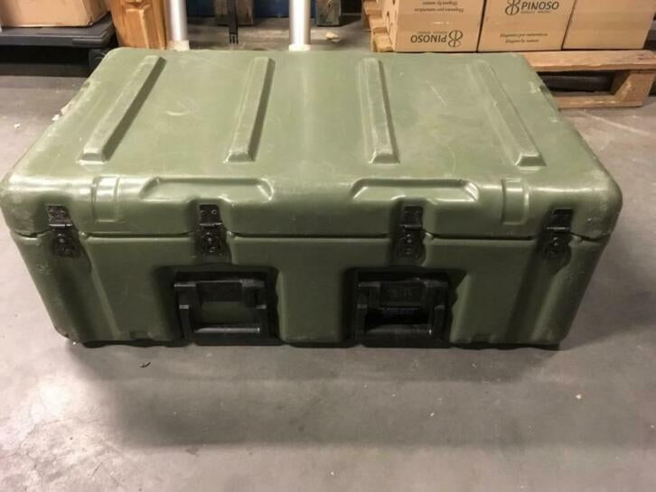 Hardigg kunststof rolkoffer uit US leger 84x53x31