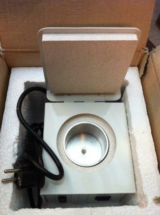 klein sterilisatie oventje voor tandheelkundige materialen