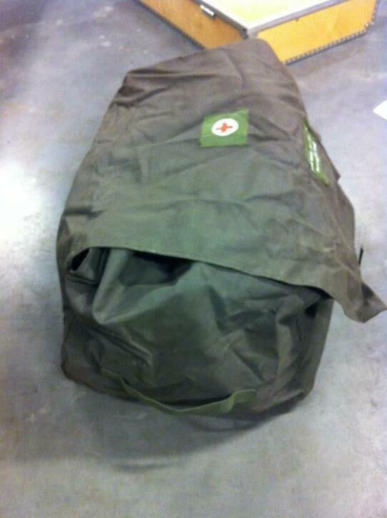 Grote militaire dekentassen van canvas