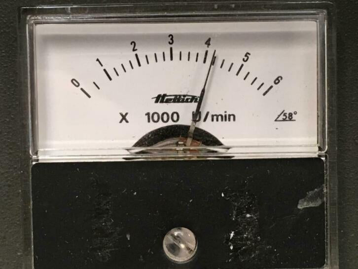 Centrifuge Hettich traploos instelbaar 2 soorten buizen