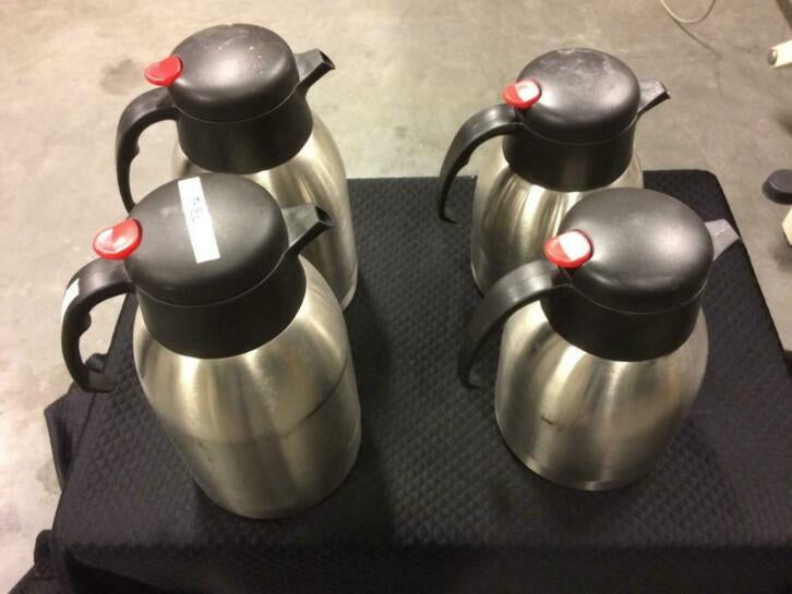 24 delig servies kunststof defensie + deksels en dienbladen