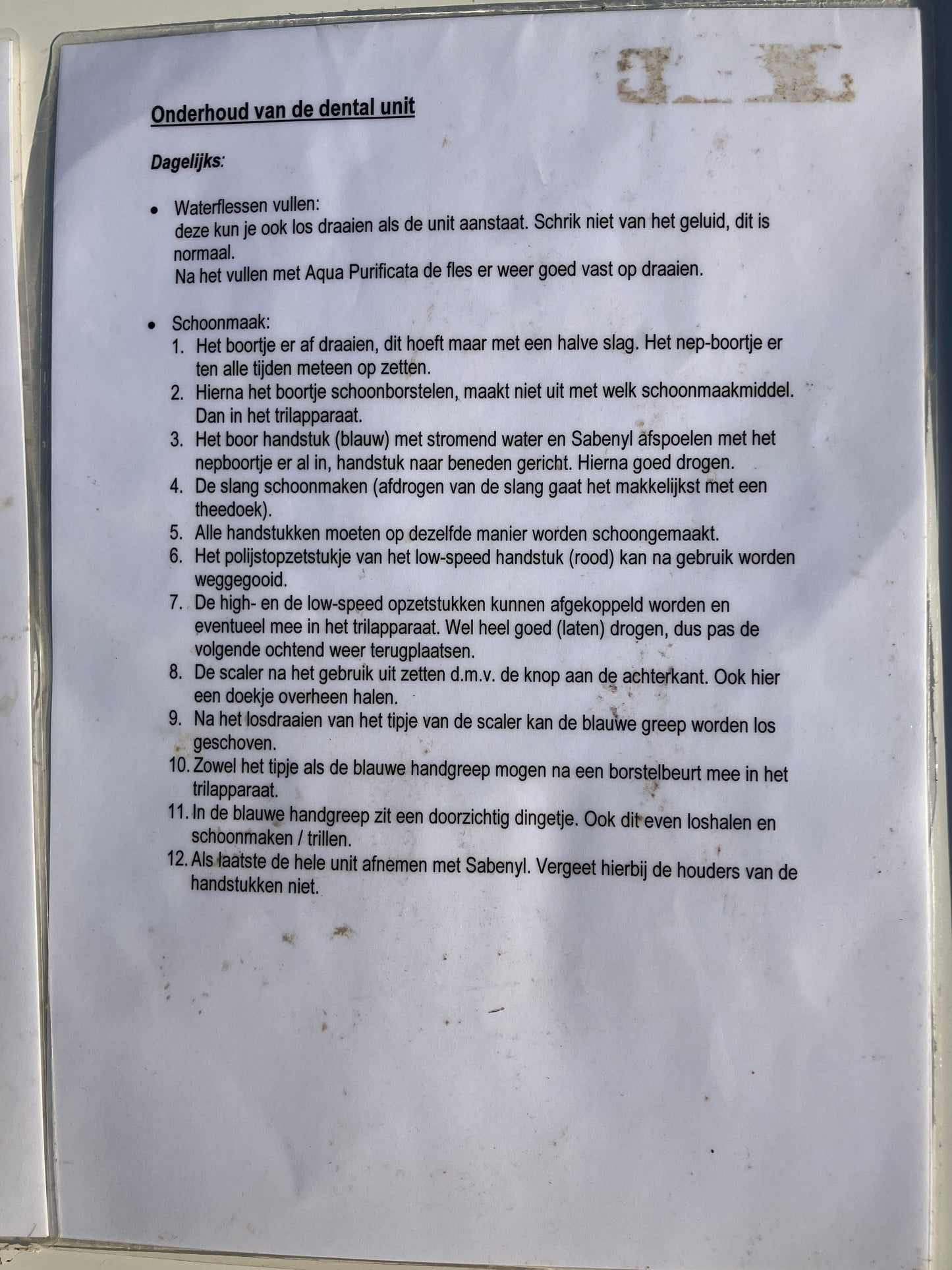 Gebruikte Midmark dental unit, functioneert erg goed.
