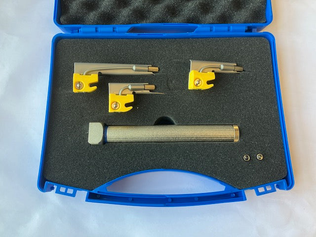 Veterinair setje laryngoscoop met 3 rechte lepels, extra smal.