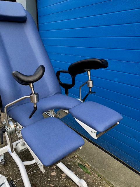 gyneacologische behandelbank Sonesta verrijdbaar nieuw bekleed