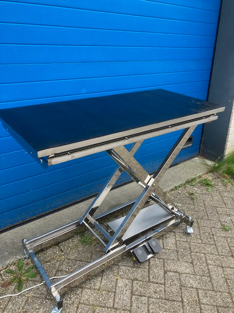 Veterinaire spreekkamer behandeltafel zeer zware uitvoering