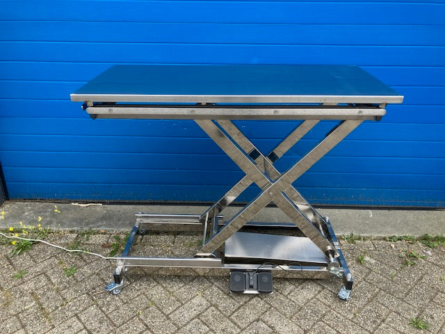 Veterinaire spreekkamer behandeltafel zeer zware uitvoering
