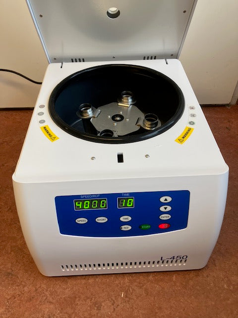 Nieuwe centrifuge (free swing) ook geschikt voor 50 ml buizen (paard)