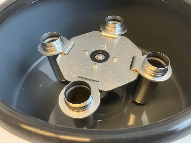 Nieuwe centrifuge (free swing) ook geschikt voor 50 ml buizen (paard)