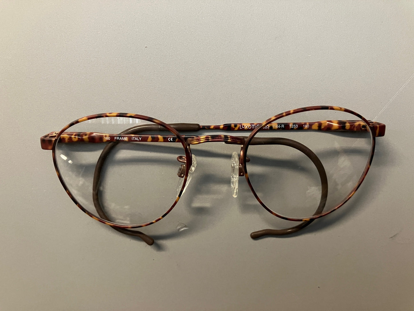 Dienstbrilletjes monturen Luxottica in 2 uitvoeringen, verschillende maten