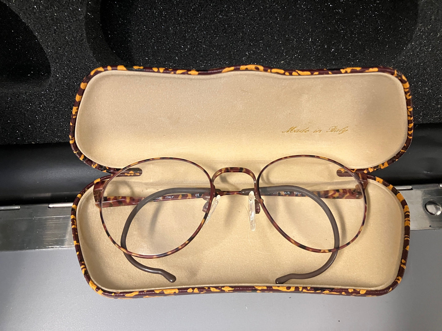 Dienstbrilletjes monturen Luxottica in 2 uitvoeringen, verschillende maten