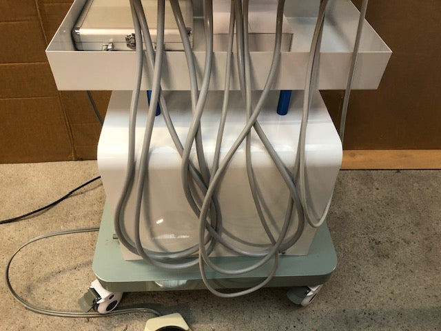 Dentale unit (humaan of veterinair) fluisterzacht met high speed, low speed, scaler, afzuiger, curing light