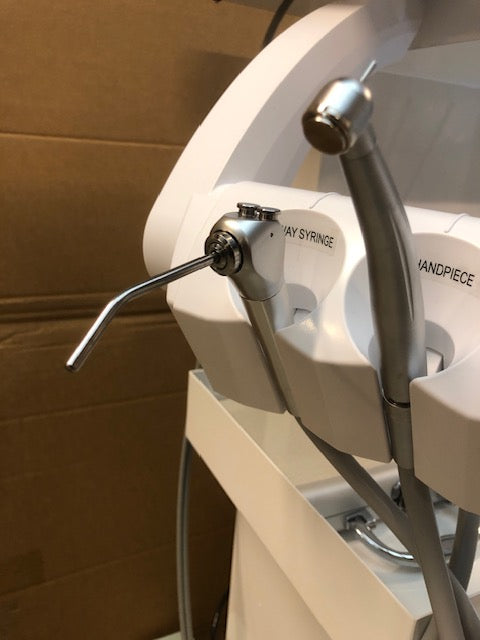Dentale unit (humaan of veterinair) fluisterzacht met high speed, low speed, scaler, afzuiger, curing light