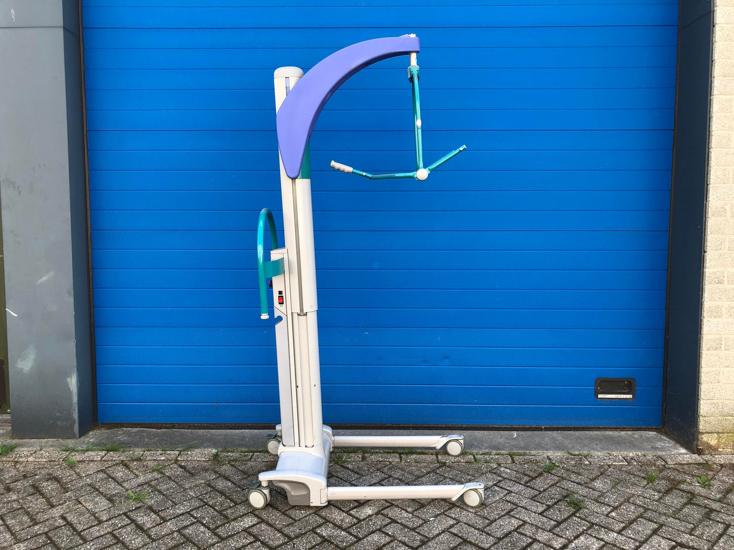 Arjo patienten lifter met 2 werkende accu's