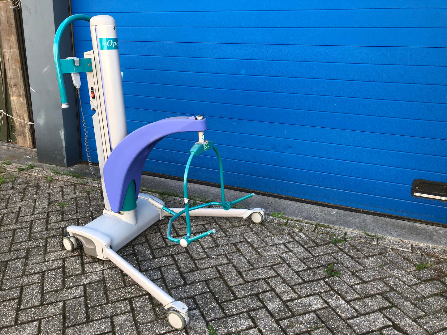 Arjo patienten lifter met 2 werkende accu's