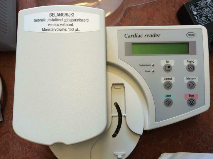 Cardiac reader (Roche) met printertje ongebruikt in de doos ...