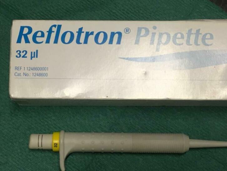 Reflotron IV bloedanalyse apparaat voor dierenarts praktijk
